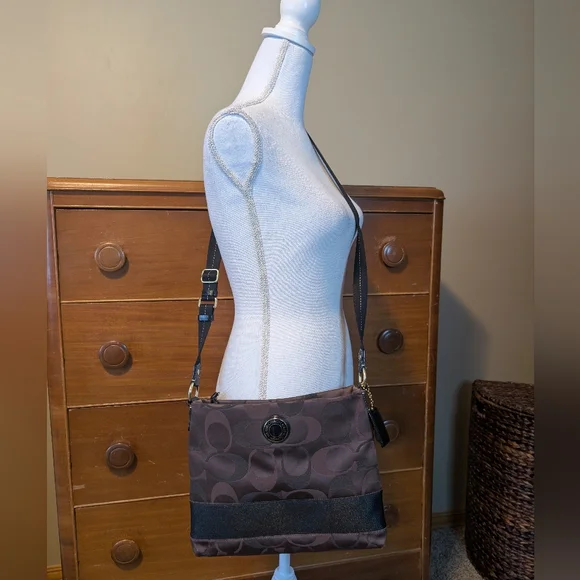 Coach Classic Brown Logo Print Large Travel Crossbody Bag Adjustable Strap - Picture 9 of 13